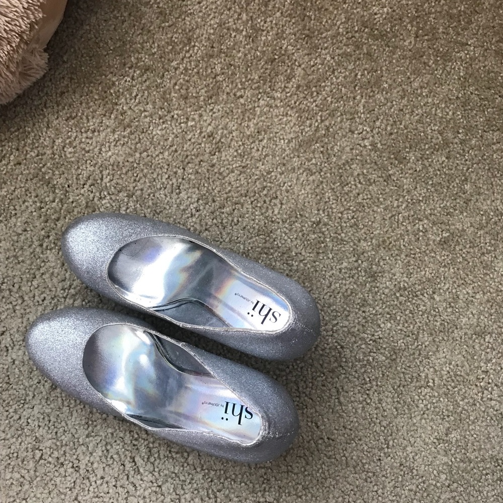 Shi heels by Journey’s